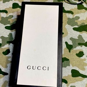 I’m selling these Gucci slides brand new size 6.5